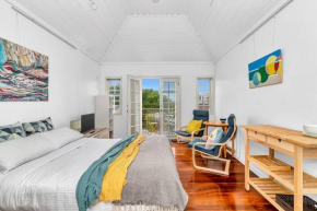 The Seaside Loft - A Breezy Beachside Lifestyle, Adelaide